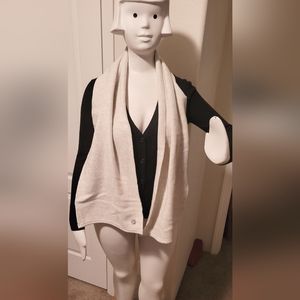 Old Navy off-white fleece scarf. NWOT Warm